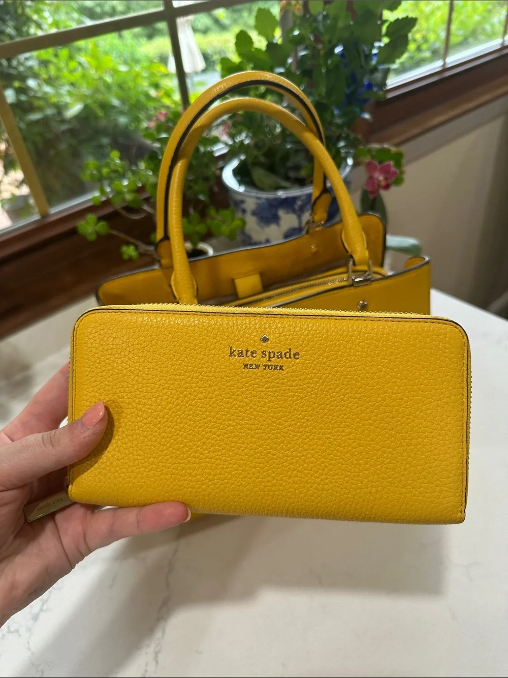 kate spade sunflower Yellow medium bag with matching zip wallet and carry strap